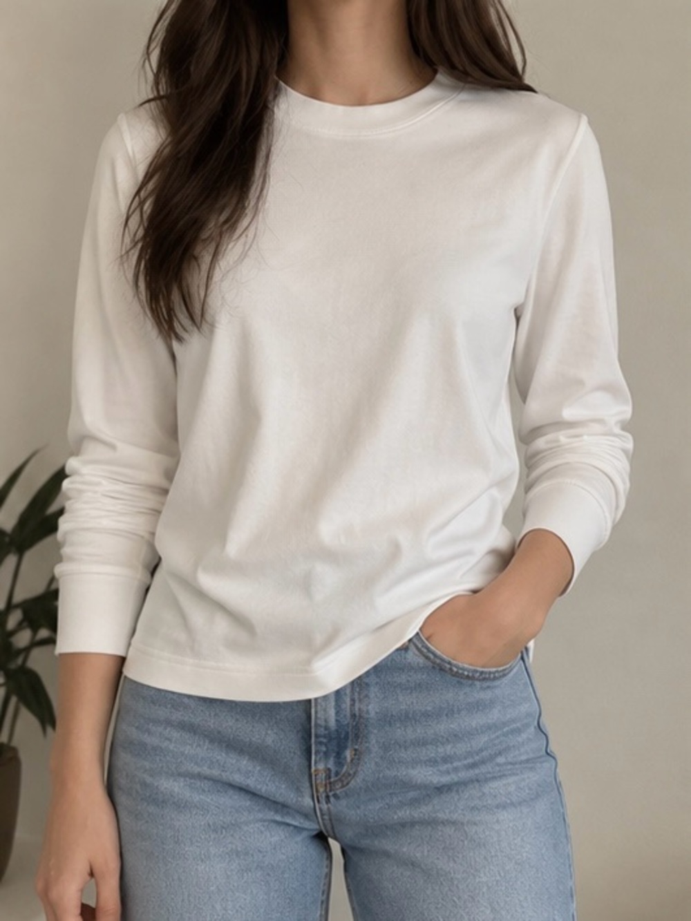 LIKE NEW Uniqlo Women's Long Sleeve Crewneck Tee - White